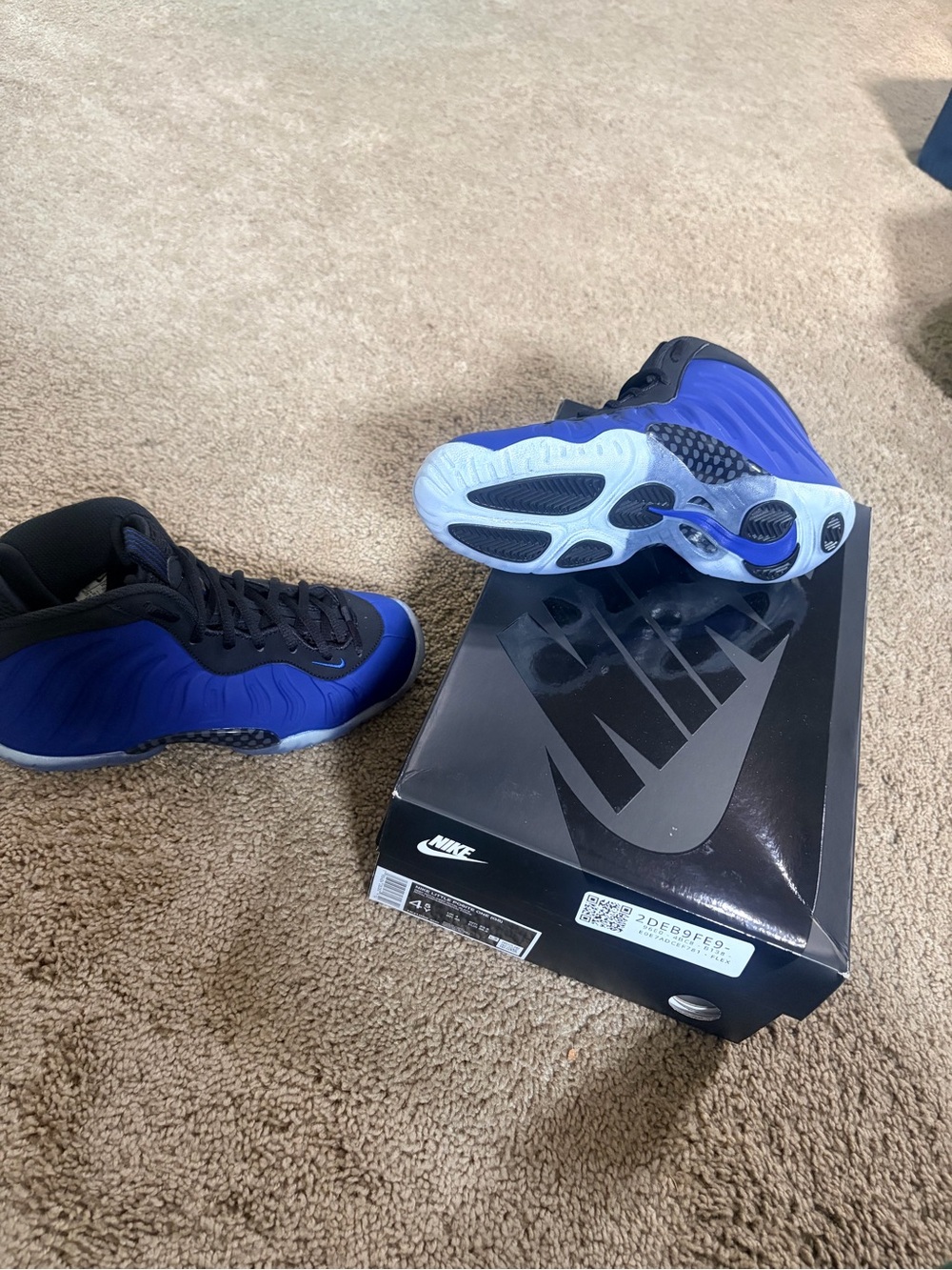 Nike Kids Blue and Black Foamposite Sneakers - Size 4.5 - Picture 11 of 16